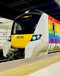 From Brighton to London BlackfriarsVictoria (1)