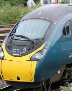 From London Victoria → Edinburgh Waverley (1)