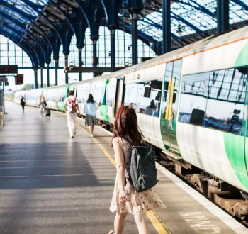 uk-brighton-station-woman