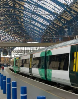 uk-brighton-train-station